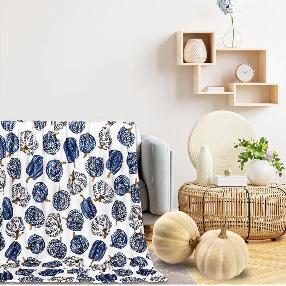 Throw Blanket Soft Fluffy Fall Style Pumpkins 50”x60”